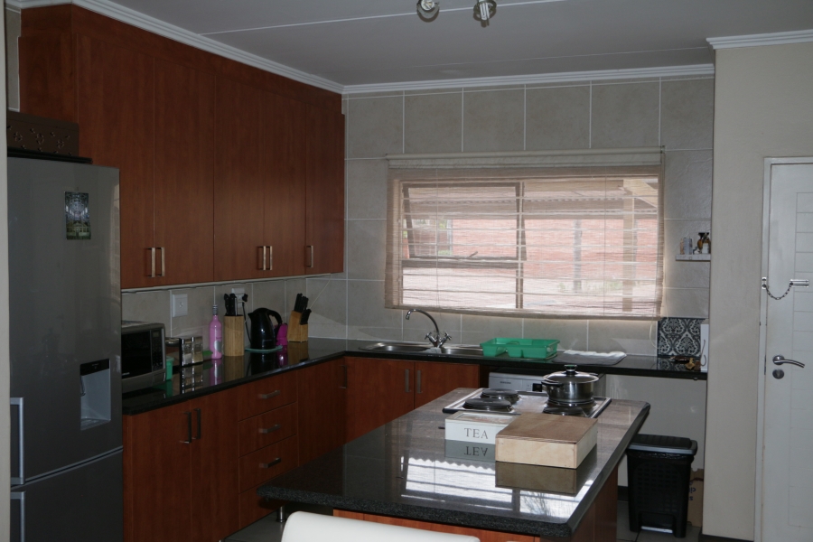 To Let 2 Bedroom Property for Rent in Sunninghill Gauteng