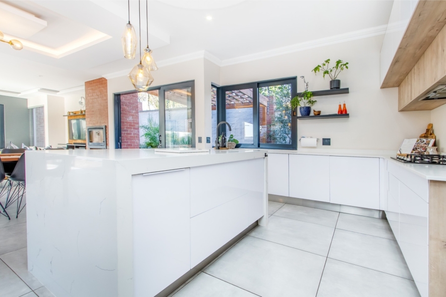 4 Bedroom Property for Sale in Helderfontein Estate Gauteng
