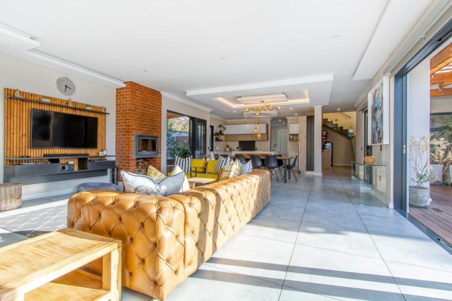 4 Bedroom Property for Sale in Helderfontein Estate Gauteng