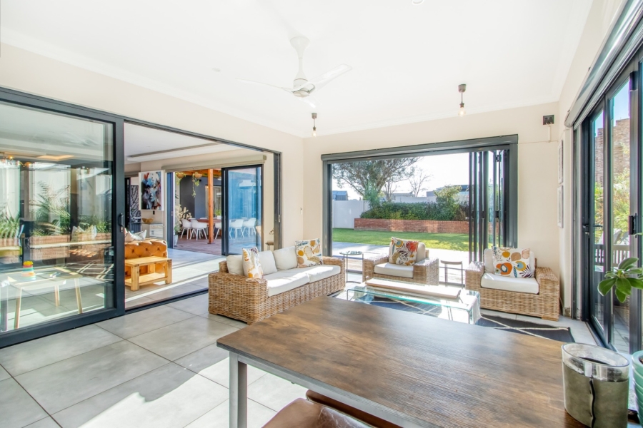 4 Bedroom Property for Sale in Helderfontein Estate Gauteng