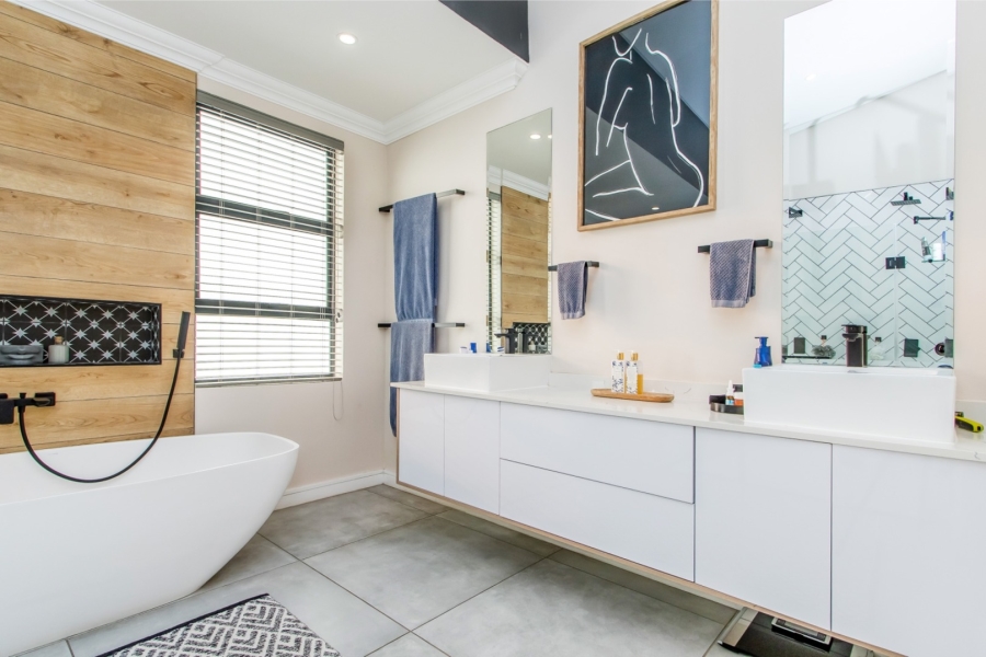 4 Bedroom Property for Sale in Helderfontein Estate Gauteng
