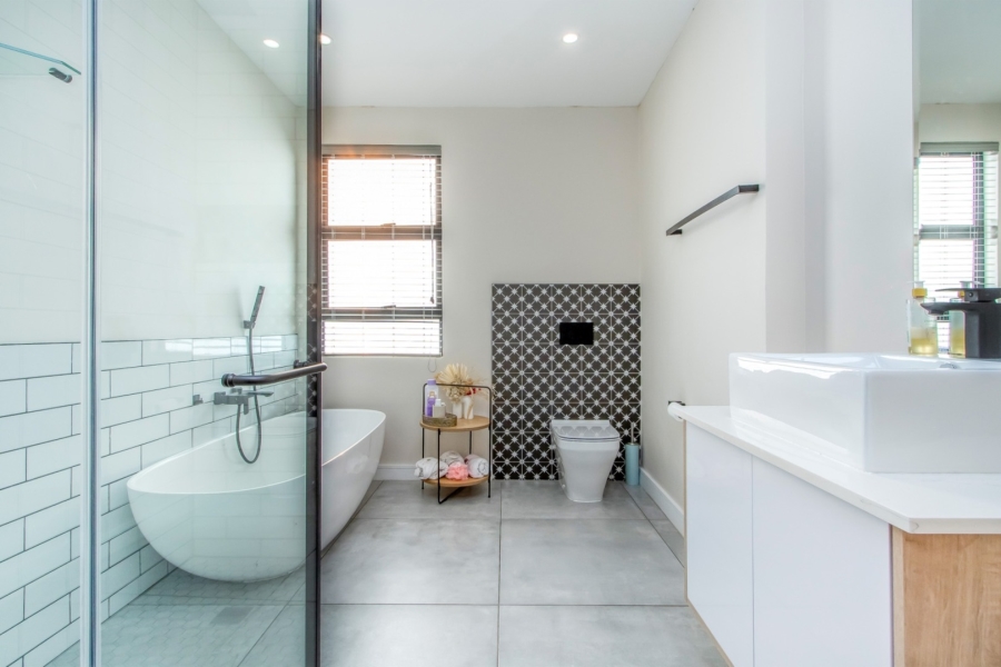 4 Bedroom Property for Sale in Helderfontein Estate Gauteng