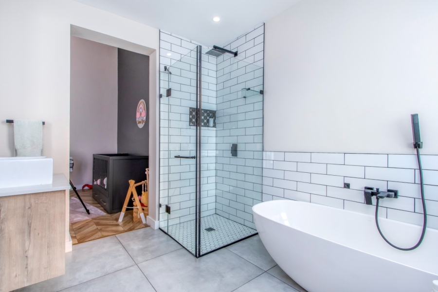 4 Bedroom Property for Sale in Helderfontein Estate Gauteng