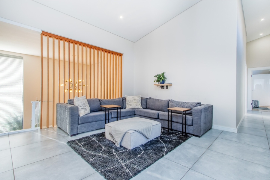 4 Bedroom Property for Sale in Helderfontein Estate Gauteng
