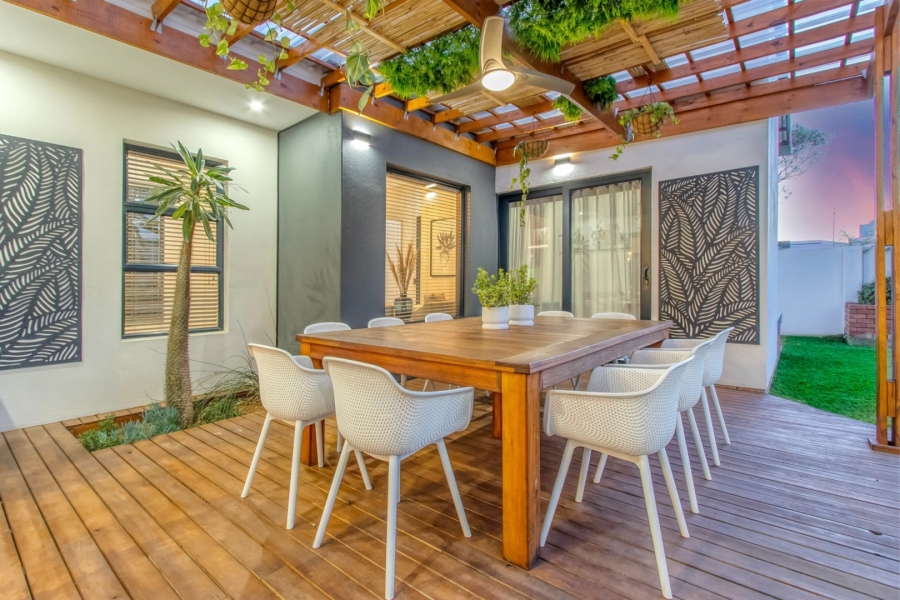 4 Bedroom Property for Sale in Helderfontein Estate Gauteng