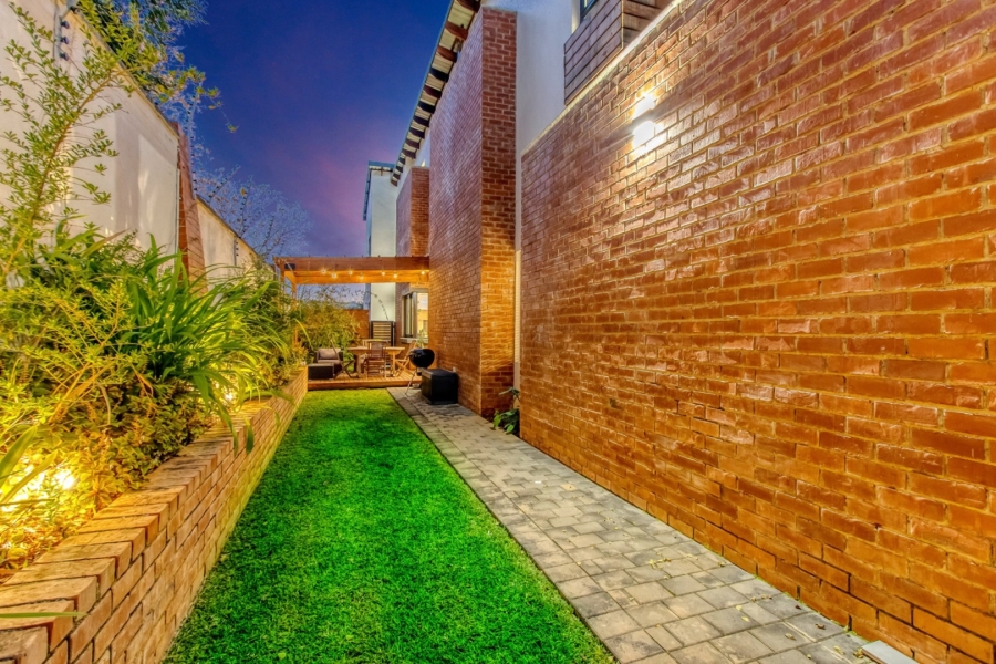 4 Bedroom Property for Sale in Helderfontein Estate Gauteng