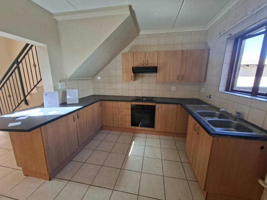 2 Bedroom Property for Sale in Noordheuwel Gauteng
