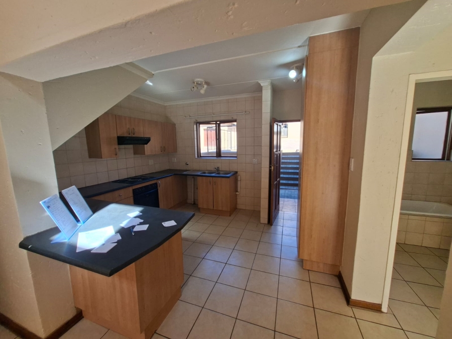 2 Bedroom Property for Sale in Noordheuwel Gauteng