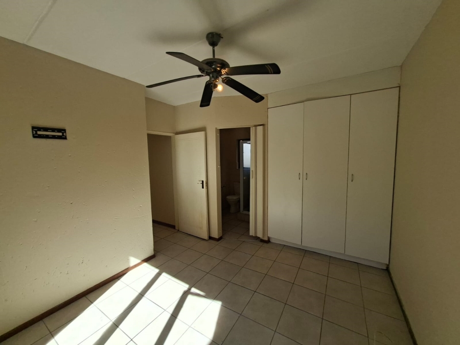 2 Bedroom Property for Sale in Noordheuwel Gauteng