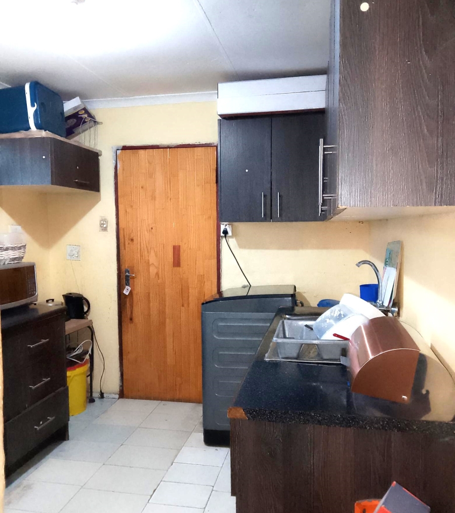 10 Bedroom Property for Sale in Rabie Ridge Gauteng