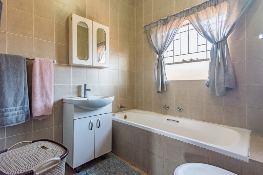 To Let 2 Bedroom Property for Rent in Noordheuwel Gauteng