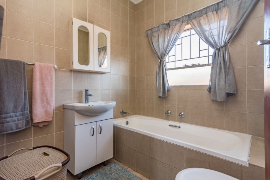 To Let 2 Bedroom Property for Rent in Noordheuwel Gauteng