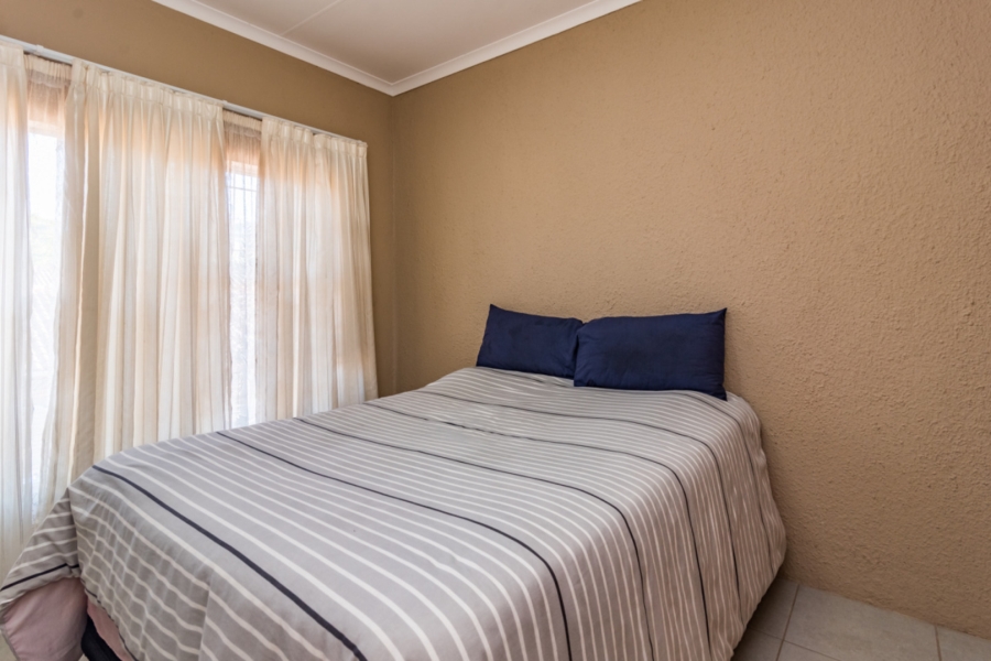 To Let 2 Bedroom Property for Rent in Noordheuwel Gauteng