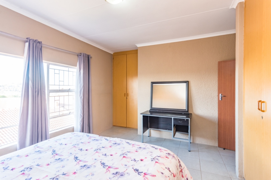 To Let 2 Bedroom Property for Rent in Noordheuwel Gauteng