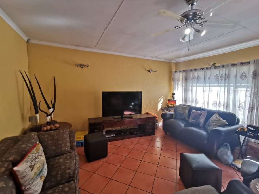 4 Bedroom Property for Sale in Brackendowns Gauteng