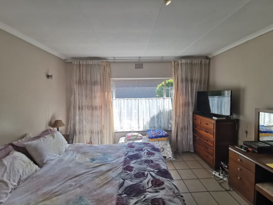 4 Bedroom Property for Sale in Brackendowns Gauteng