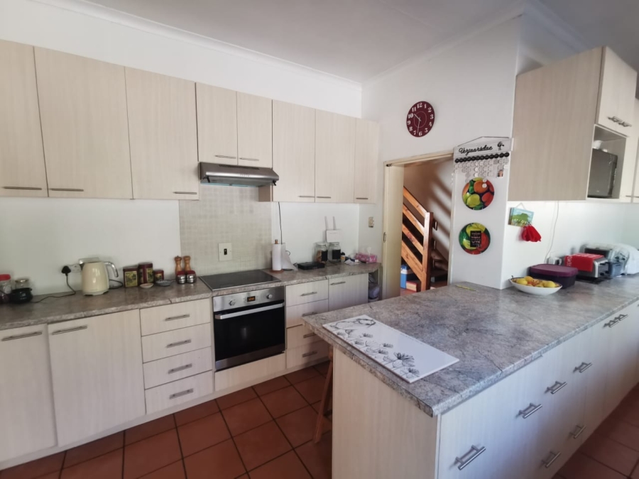 4 Bedroom Property for Sale in Brackendowns Gauteng