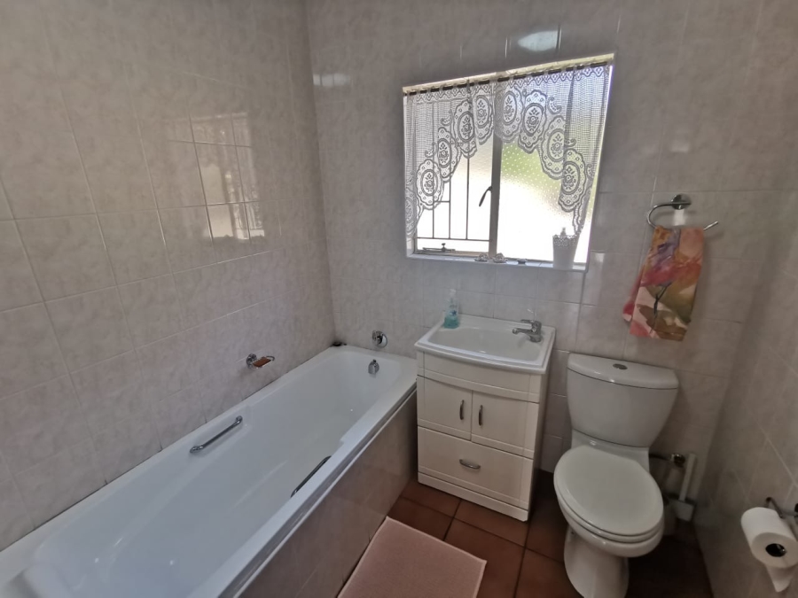 4 Bedroom Property for Sale in Brackendowns Gauteng