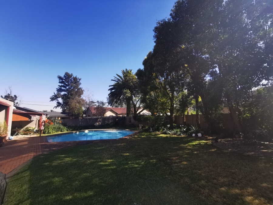 4 Bedroom Property for Sale in Brackendowns Gauteng