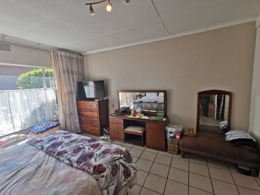 4 Bedroom Property for Sale in Brackendowns Gauteng