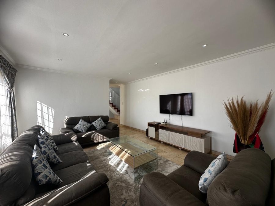 To Let 3 Bedroom Property for Rent in Sunair Park Gauteng