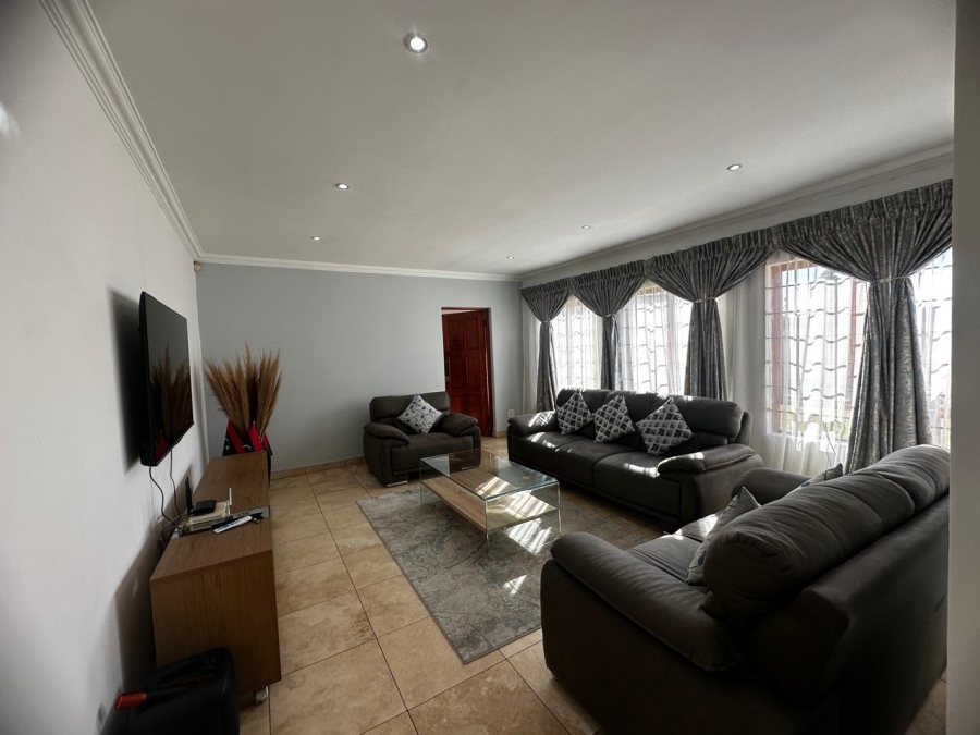 To Let 3 Bedroom Property for Rent in Sunair Park Gauteng
