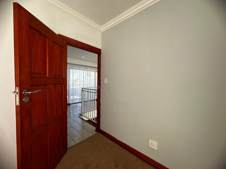 To Let 3 Bedroom Property for Rent in Sunair Park Gauteng