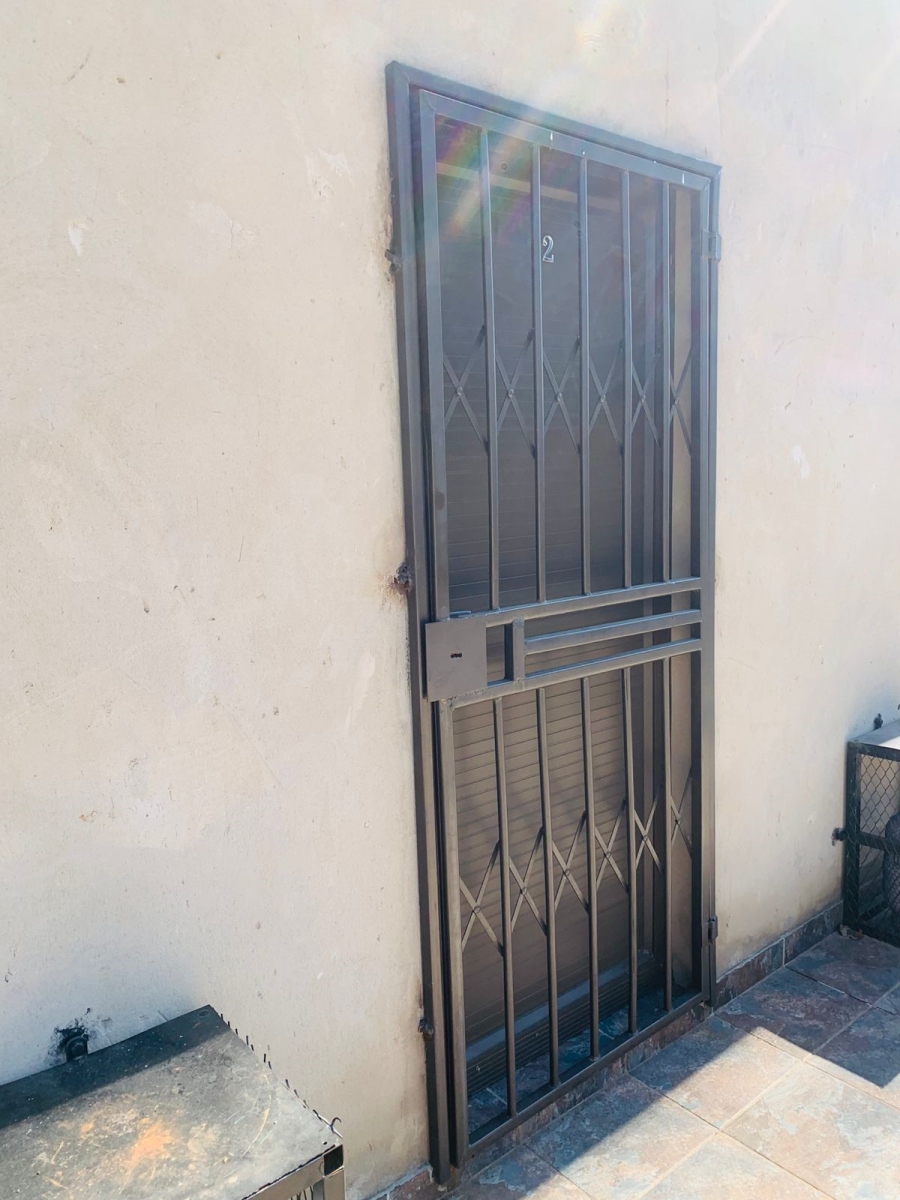 To Let 1 Bedroom Property for Rent in Vosloorus Gauteng