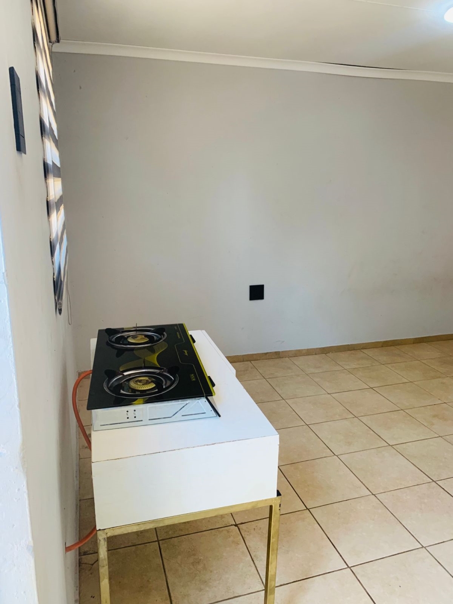 To Let 1 Bedroom Property for Rent in Vosloorus Gauteng