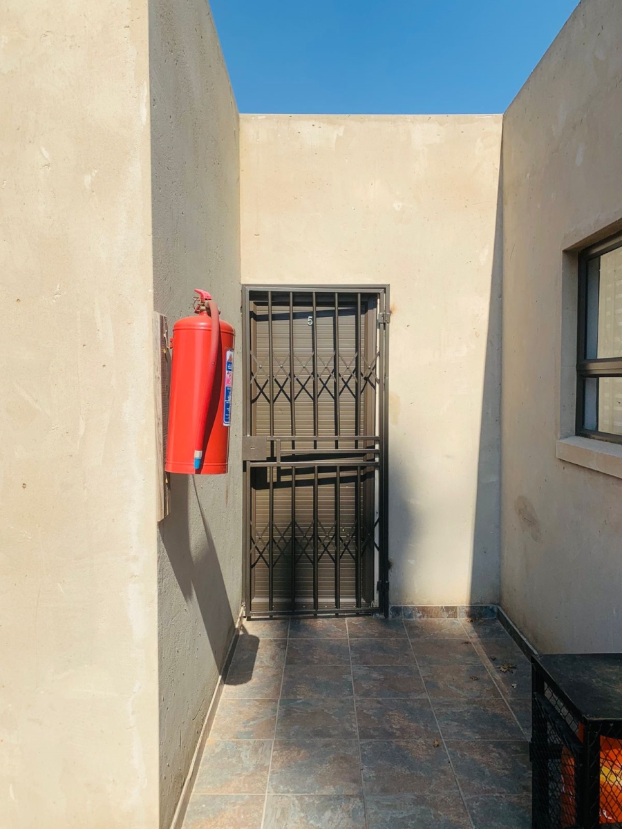 To Let 1 Bedroom Property for Rent in Vosloorus Gauteng