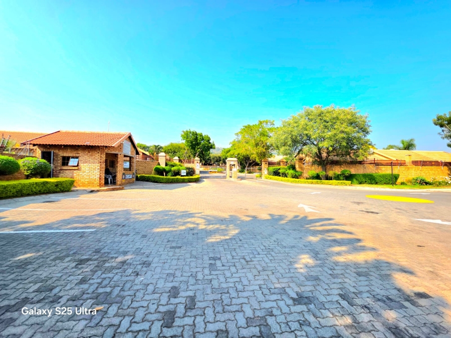 2 Bedroom Property for Sale in Magalieskruin Gauteng