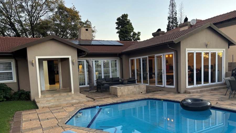 5 Bedroom Property for Sale in Farrarmere Gauteng