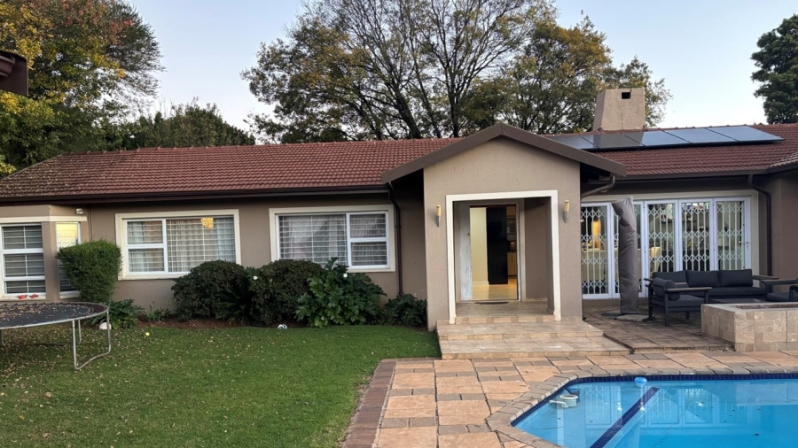 5 Bedroom Property for Sale in Farrarmere Gauteng