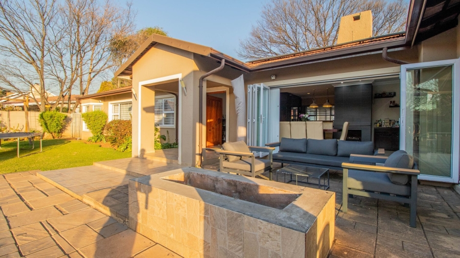 5 Bedroom Property for Sale in Farrarmere Gauteng