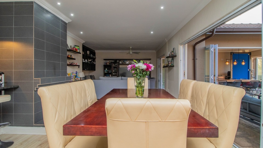 5 Bedroom Property for Sale in Farrarmere Gauteng