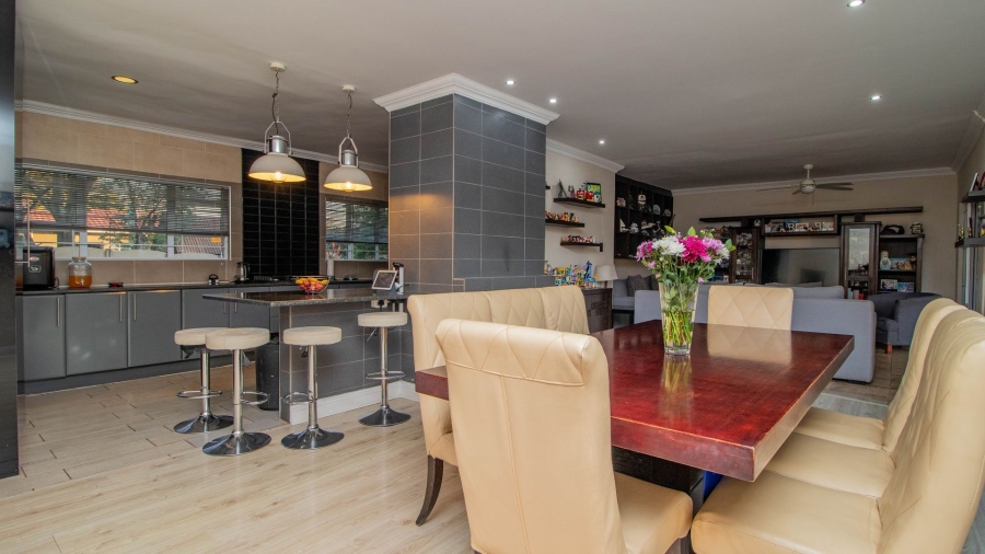 5 Bedroom Property for Sale in Farrarmere Gauteng