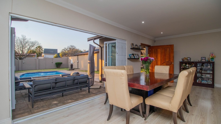 5 Bedroom Property for Sale in Farrarmere Gauteng