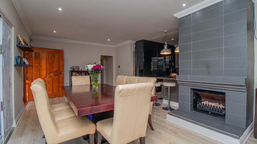 5 Bedroom Property for Sale in Farrarmere Gauteng