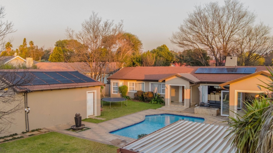 5 Bedroom Property for Sale in Farrarmere Gauteng
