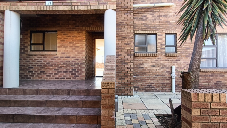 2 Bedroom Property for Sale in Liefde en Vrede Gauteng