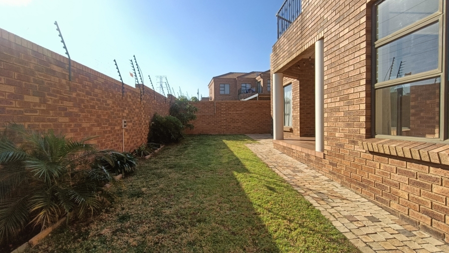 2 Bedroom Property for Sale in Liefde en Vrede Gauteng