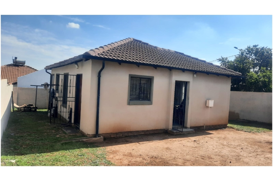 3 Bedroom Property for Sale in Clayville Gauteng