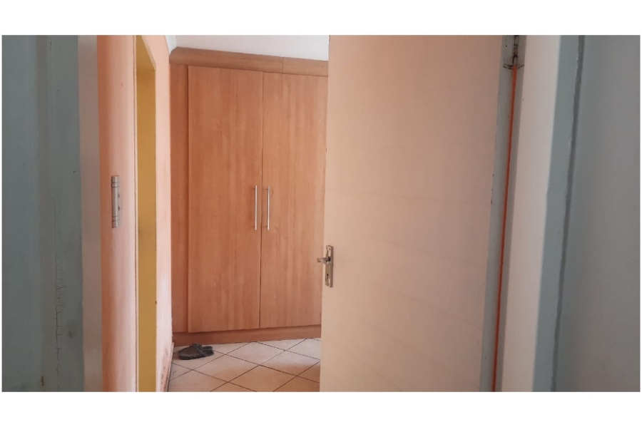 3 Bedroom Property for Sale in Clayville Gauteng