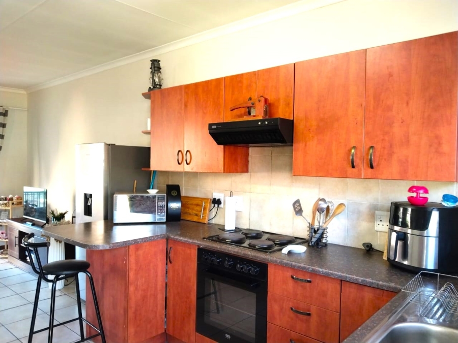 2 Bedroom Property for Sale in Kookrus Gauteng