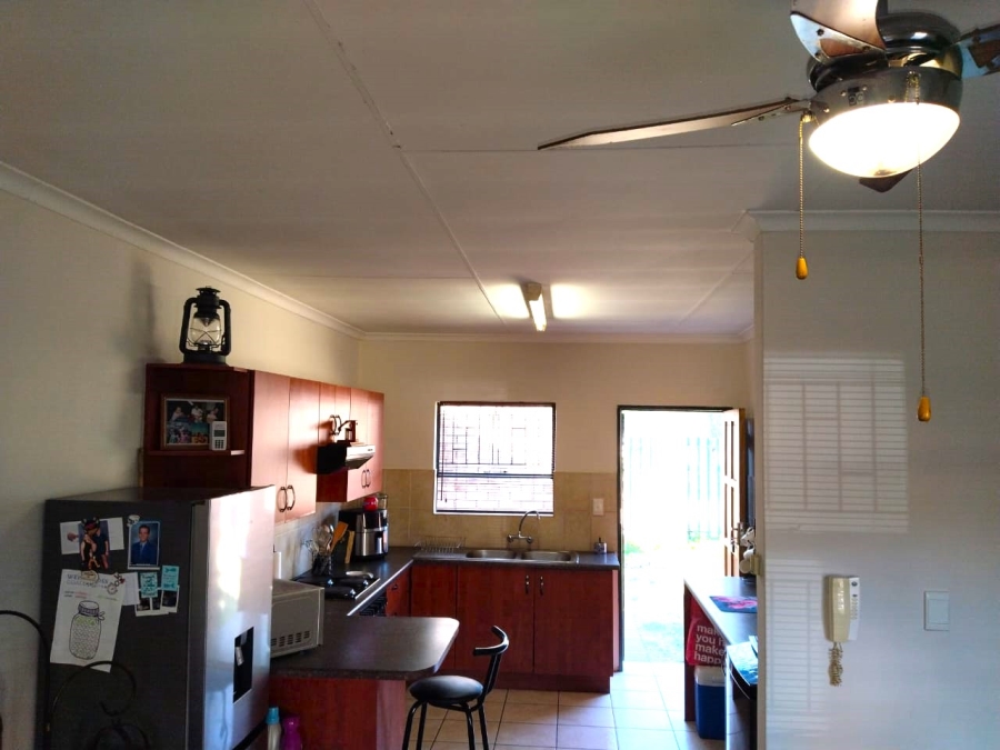 2 Bedroom Property for Sale in Kookrus Gauteng