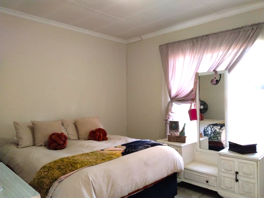 2 Bedroom Property for Sale in Kookrus Gauteng