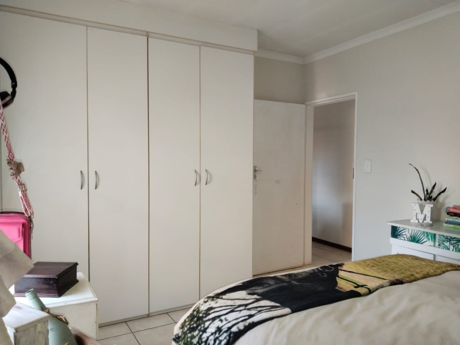 2 Bedroom Property for Sale in Kookrus Gauteng