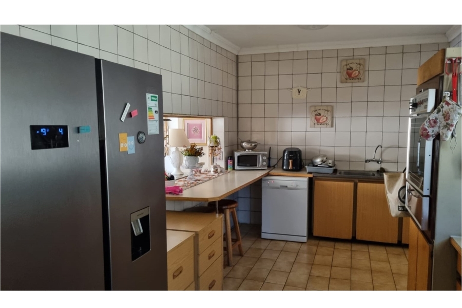 4 Bedroom Property for Sale in Petersfield Gauteng