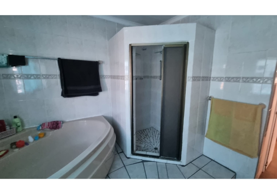 4 Bedroom Property for Sale in Petersfield Gauteng