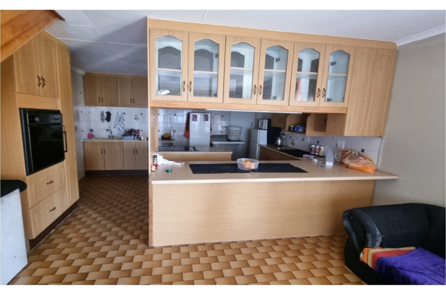 4 Bedroom Property for Sale in Petersfield Gauteng